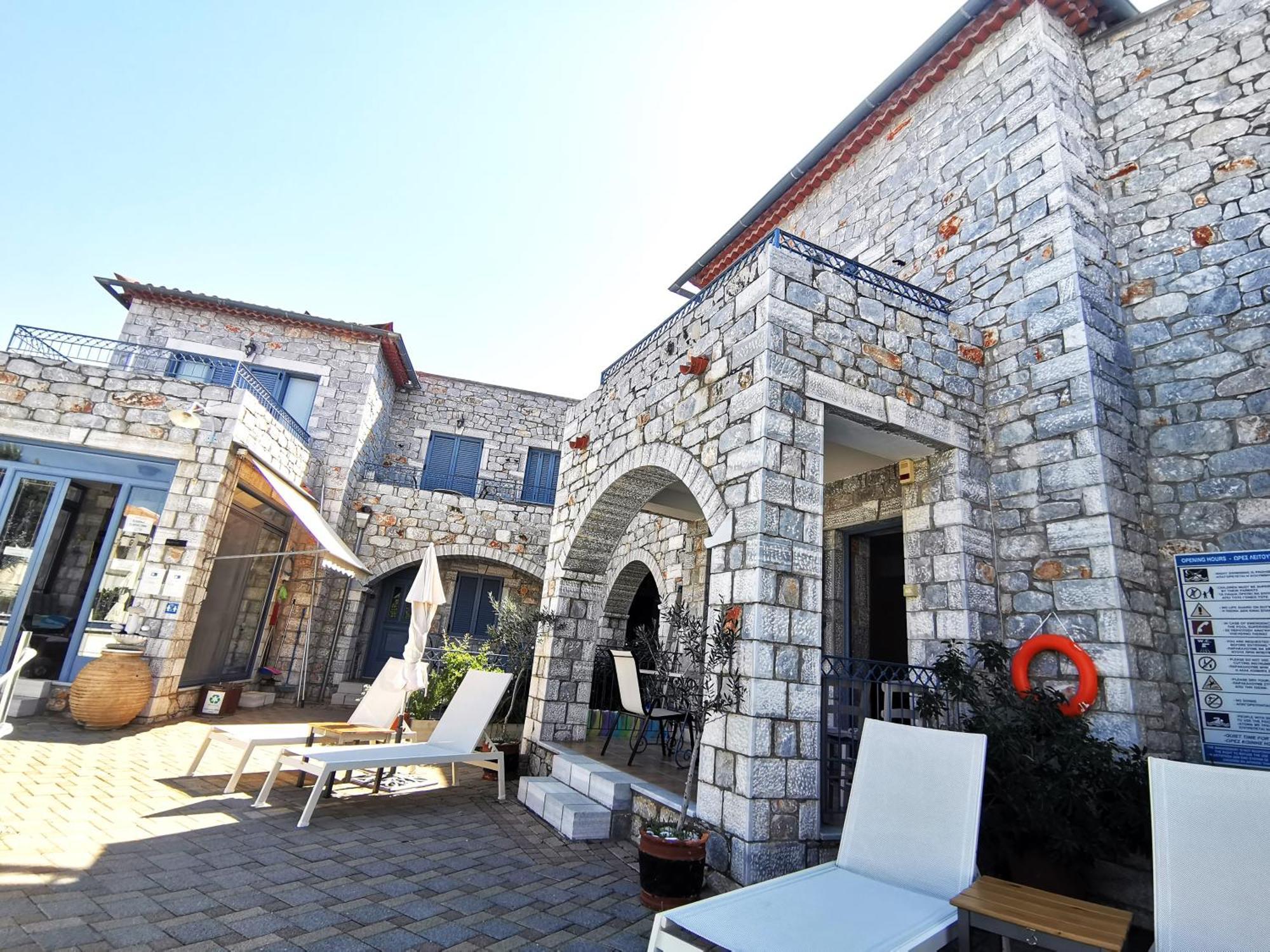 Taletos Apartments Stoúpa Eksteriør billede