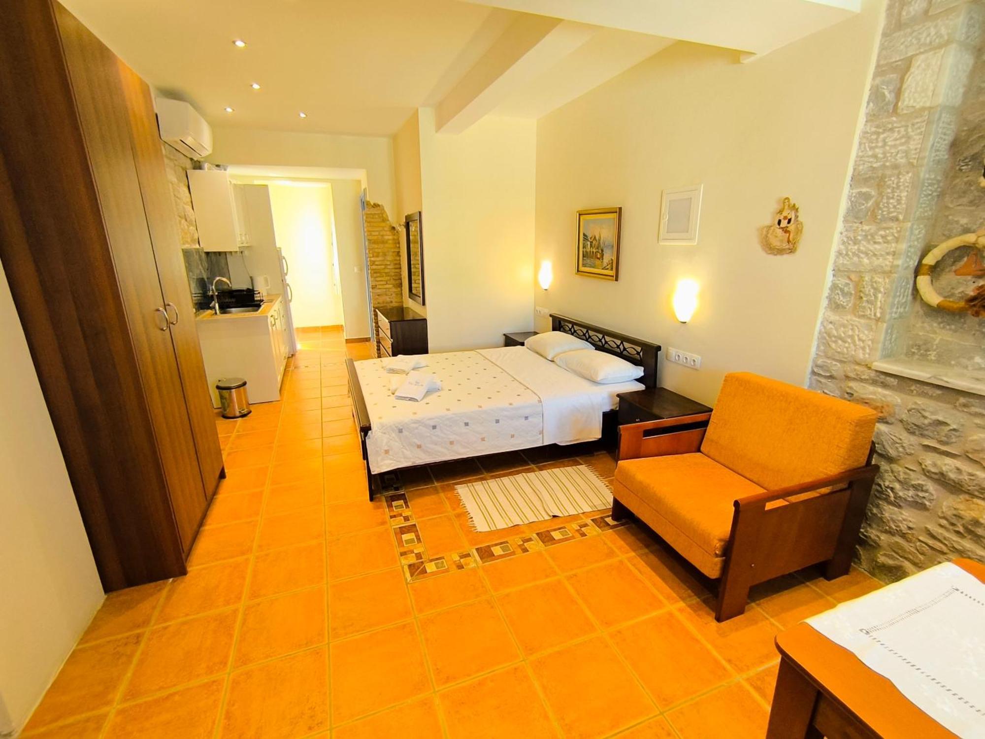 Taletos Apartments Stoúpa Eksteriør billede